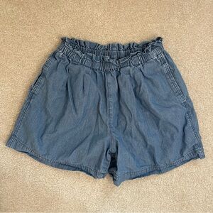 Uniqlo Kids blue jean shorts with elastic waistband, ruffle, pockets, size 9-10